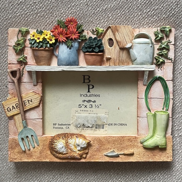 Other - Garden-Themed Picture Frame with Floral Accents